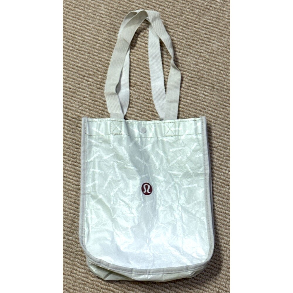 Lululemon small lunch Bag 100% Recycled Polypropylene 9" x 11" Snap Close